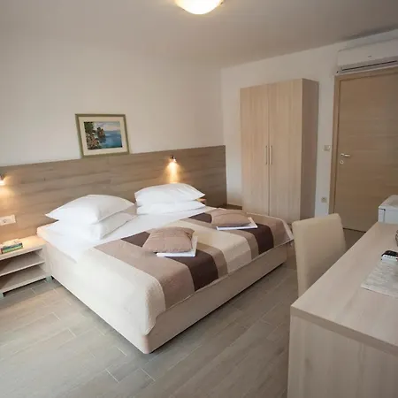 Apartment Bota *